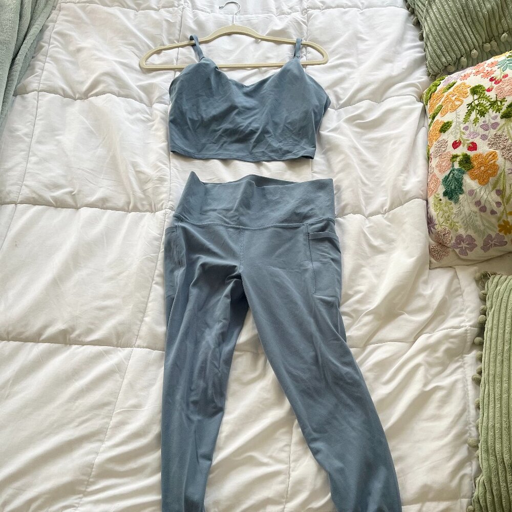 ATHLETA Set: Salutation Stash High Rise 7/8 Legging and Matching Elation Top